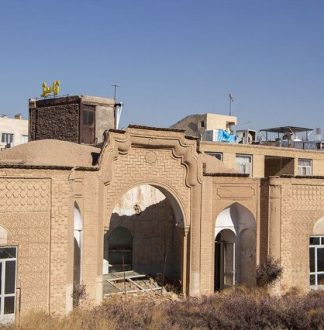 انتقاد مدیرعامل دیده‌بان میراث‌ فرهنگی کرمان؛ چرا مردم خانه‌های تاریخی‌شان را خراب می‌کنند؟
چرا مردم به خانه‌های تاریخی‌شان اهمیت نمی‌دهند؟