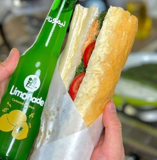 طراحی و تدارک ساندویچ بکر و عجیب کوکو سبزی