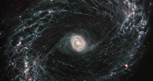 تصویر جیمز وب از کهکشان NGC 1433 