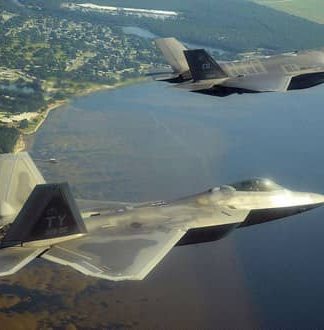 بررسی تفاوت‌های جنگنده‌های F22 رپتور و F35 لایتنینگ؛ تسلط بی‌نظیر در جنگهای هوایی