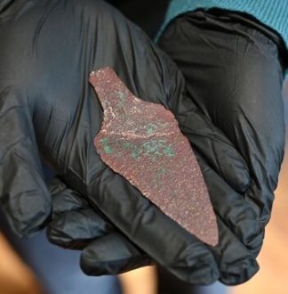 پیدا کردن خنجر باستانی جنگجوی ۴هزارساله